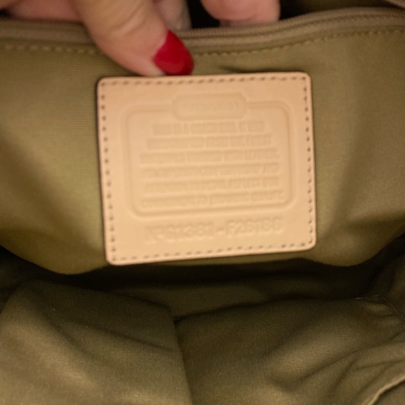 **NEW PRICE**COACH Zip top tote signature canvas NWOT  AUTHENTIC! - Picture 4 of 7